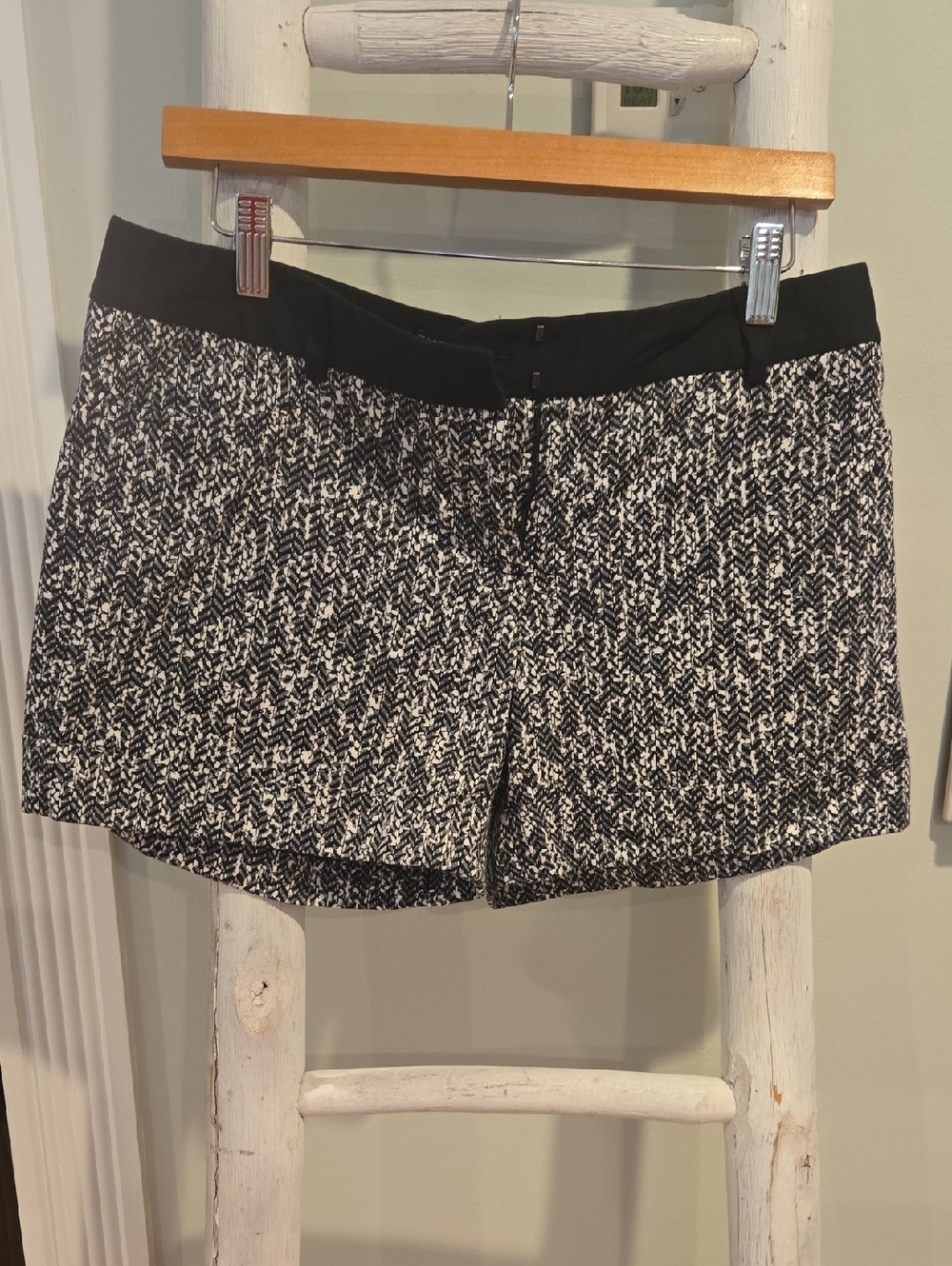 Express Black and White Knit-Pattern Shorts Size 6